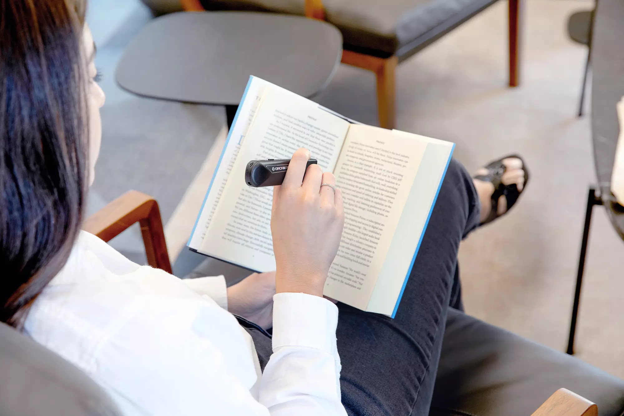 The OrCam Read Redefines khả năng đọc Assistance Devices