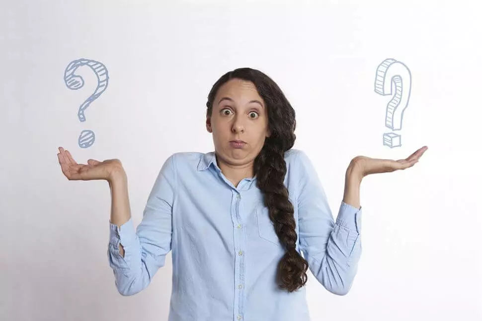 Nâng cao trải nghiệm thính giác của bạn: Giải mã bộ khuếch đại so với máy trợ thính