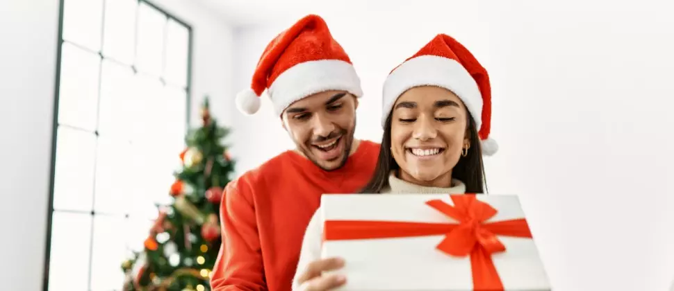 Hugs & Wishes: What It’s All Giới thiệu!